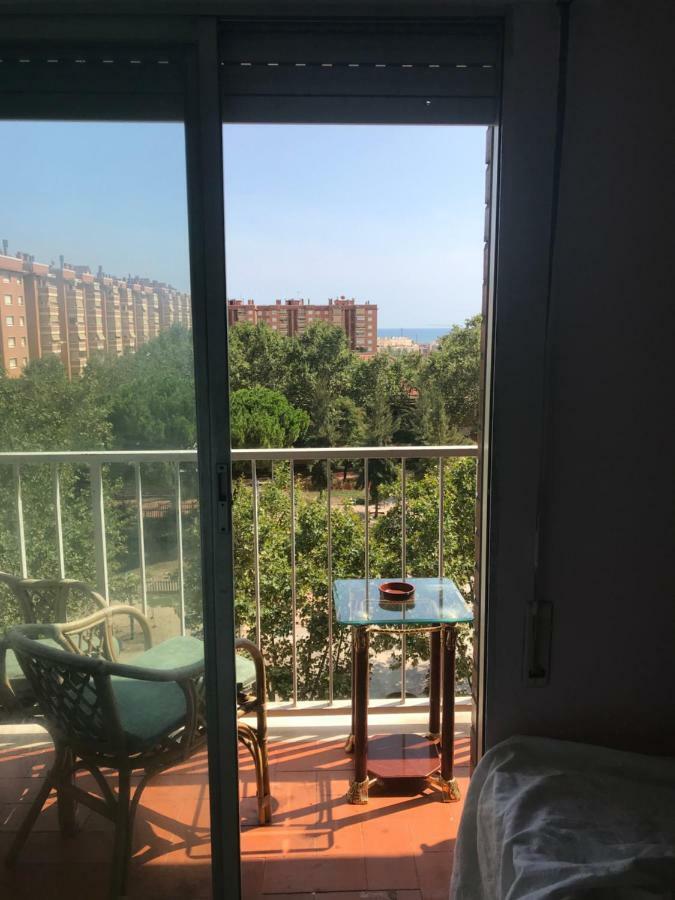 Appartamento Habitacion con terraza Badalona Esterno foto
